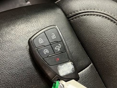 Used 2022 Chevrolet Silverado 1500 LT AWD/4WD image 42