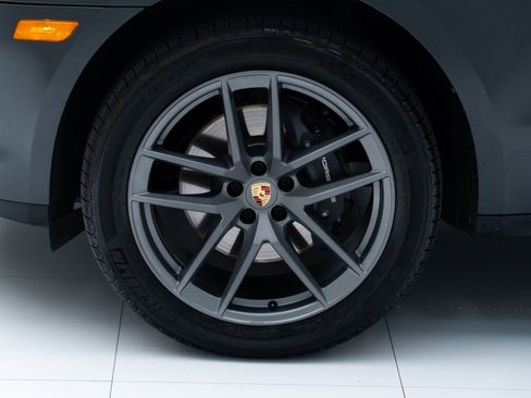 Certified 2026 Porsche Macan AWD/4WD image 12