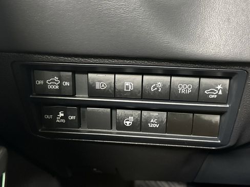 Used 2024 Toyota Tundra Platinum AWD/4WD image 46