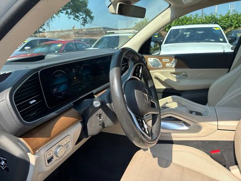 Used 2020 Mercedes-Benz GLS 450 4MATIC image 41