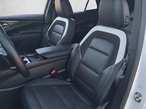 Used 2024 Chevrolet Blazer EV LT AWD/4WD image 17