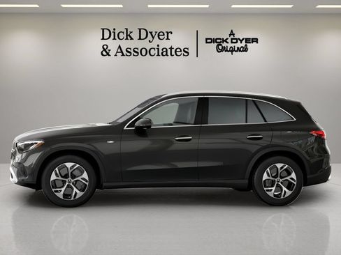 Used 2025 Mercedes-Benz GLC 350e 4MATIC image 28