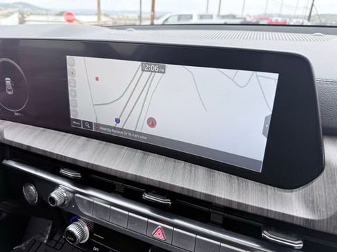 Used 2024 Kia Telluride SX w/ Towing Package image 8