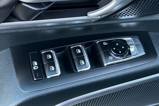 Certified 2025 Kia Telluride S FWD image 14
