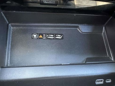 Certified 2025 Chevrolet Suburban Z71 image 27