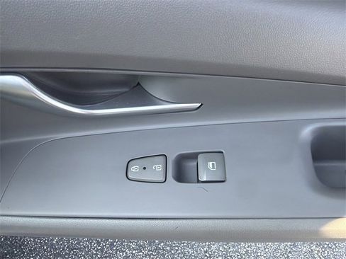 Used 2021 Hyundai Elantra SE image 30