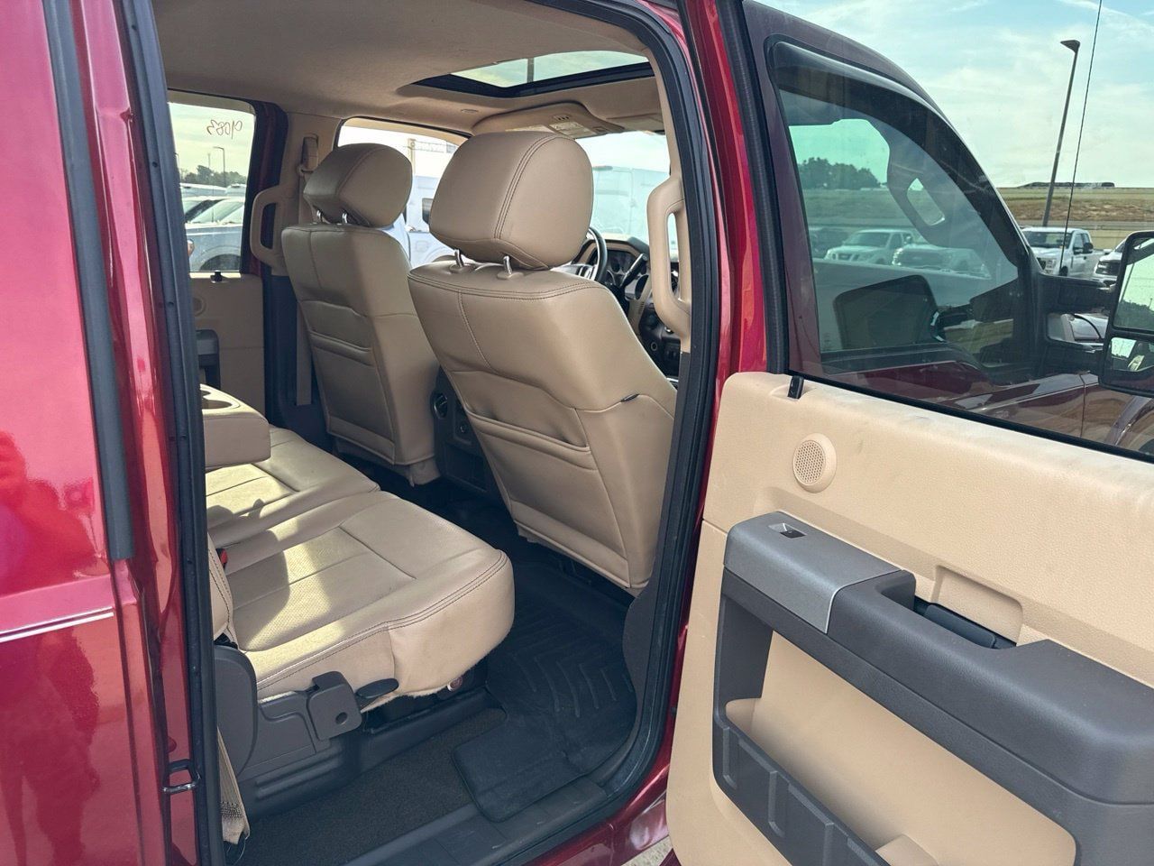 Used 2016 Ford F250 Lariat w/ Lariat Ultimate Package AWD/4WD image 12