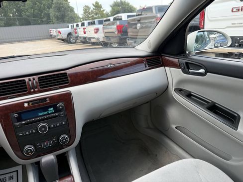 Used 2008 Chevrolet Impala LT FWD image 20