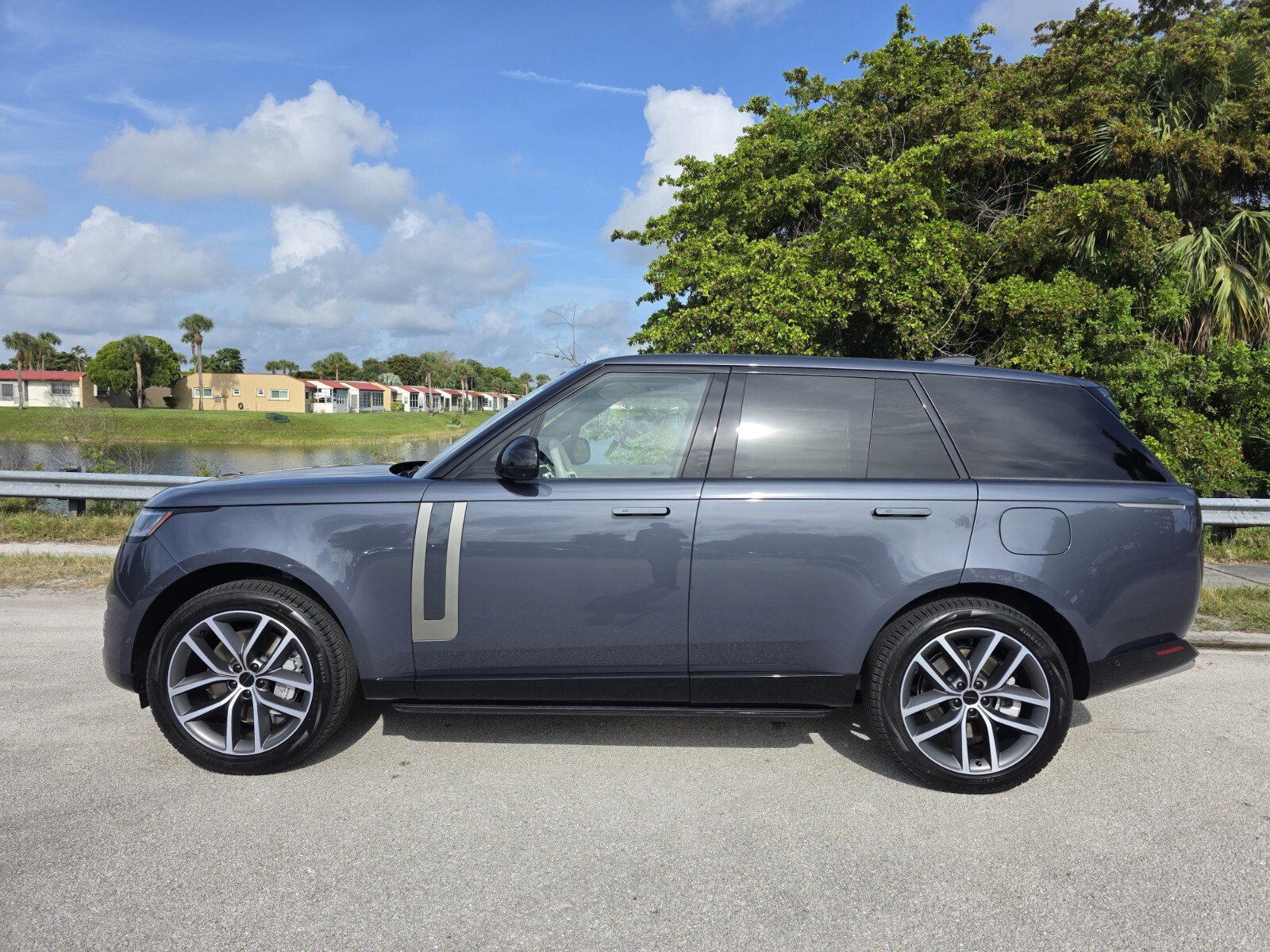 New 2026 Land Rover Range Rover SE AWD/4WD image 7