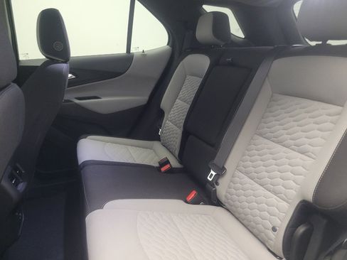 Used 2021 Chevrolet Equinox LS w/ LS Convenience Package FWD image 18