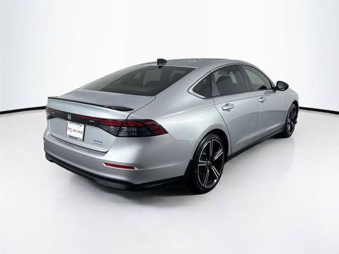 Used 2024 Honda Accord Sport image 2