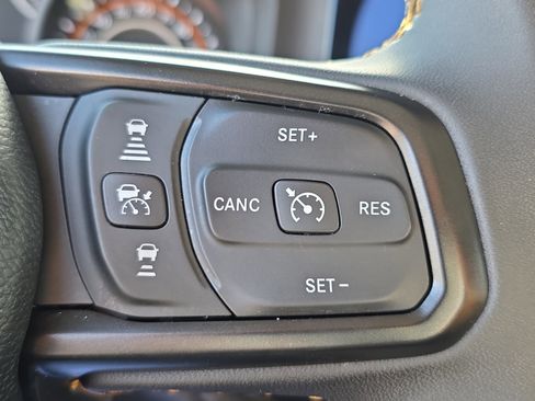 Used 2024 Jeep Wrangler Unlimited Sport AWD/4WD image 27