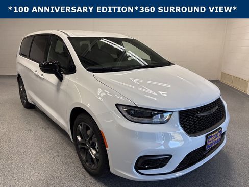 New 2026 Chrysler Pacifica Select image 1