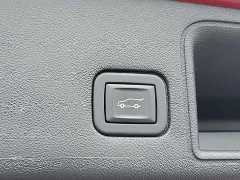 Certified 2023 GMC Terrain SLT w/ LPO, Floor Liner Package AWD/4WD image 9