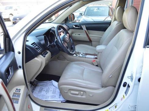 Used 2013 Toyota Highlander Limited image 48