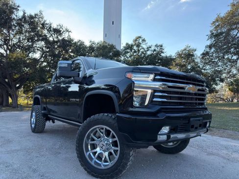 Used 2023 Chevrolet Silverado 2500 High Country w/ Safety Package II image 34