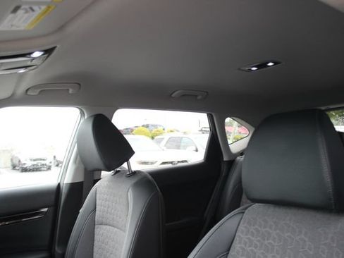 Used 2025 Kia Seltos S AWD/4WD image 22