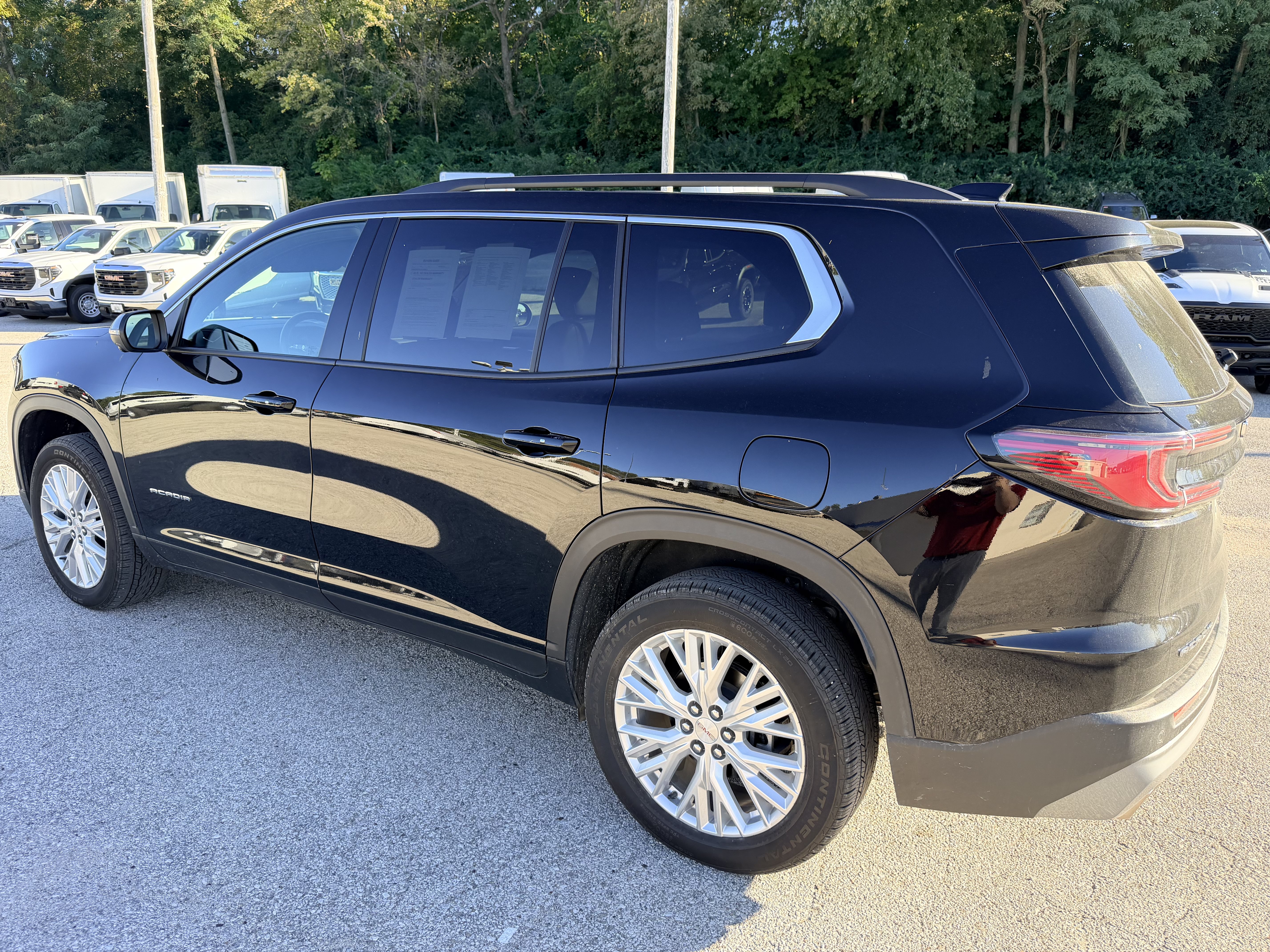 Used 2024 GMC Acadia Elevation FWD image 5