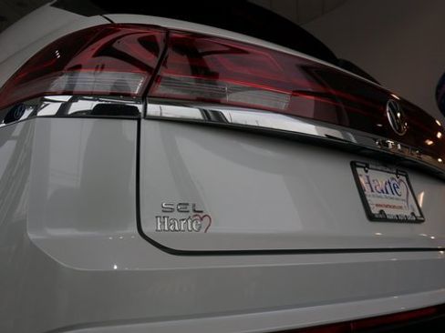 New 2024 Volkswagen Atlas Cross Sport SEL image 5