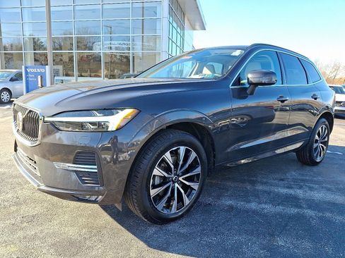 Certified 2023 Volvo XC60 B5 Core w/ Climate Package image 3