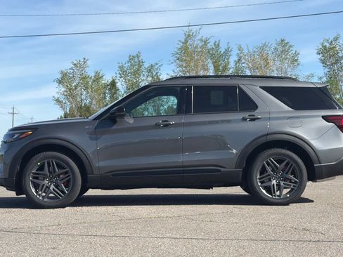 New 2026 Ford Explorer ST-Line w/ ST-Line Street Pack AWD/4WD image 5