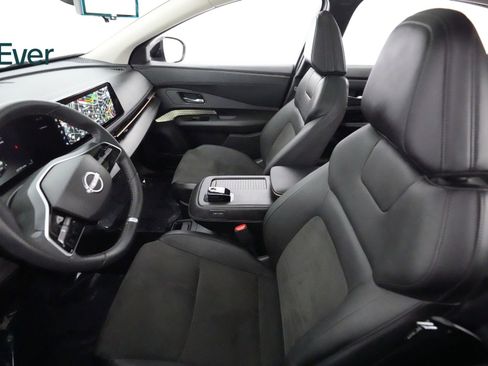 Used 2024 Nissan Ariya AWD image 4