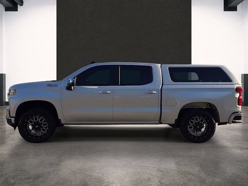 Used 2022 Chevrolet Silverado 1500 LT w/ Z71 Off-Road Package AWD/4WD image 2