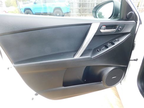 Used 2011 MAZDA MAZDA3 s Sport image 19