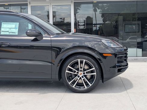 New 2025 Porsche Cayenne image 11