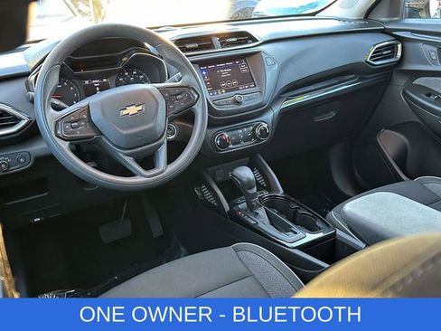 Used 2022 Chevrolet TrailBlazer LT image 2