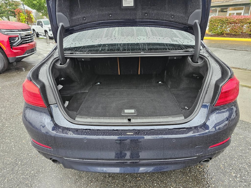 Used 2018 BMW 530e RWD image 11