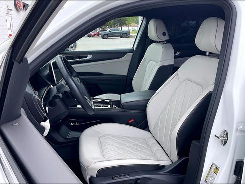 Used 2025 Volkswagen Atlas Cross Sport SEL Premium R-Line AWD/4WD image 30