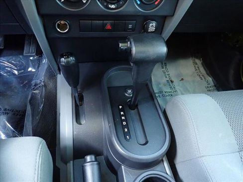 Used 2007 Jeep Wrangler Unlimited Sahara AWD/4WD image 16