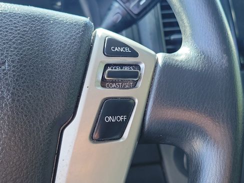 Used 2022 Nissan Titan S image 26