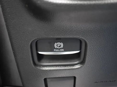 Used 2024 Jeep Grand Cherokee L Limited w/ Luxury Tech Group II image 23