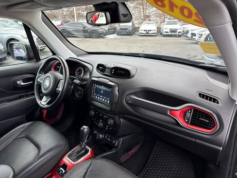 Used 2019 Jeep Renegade Trailhawk image 37