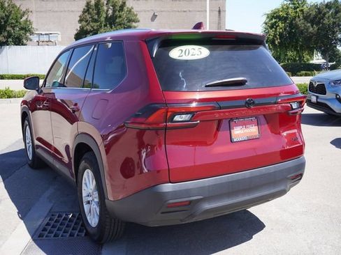 Used 2025 Toyota Grand Highlander FWD image 8