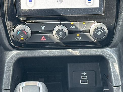 New 2024 Ford Ranger XLT w/ FX4 Off-Road Package image 15