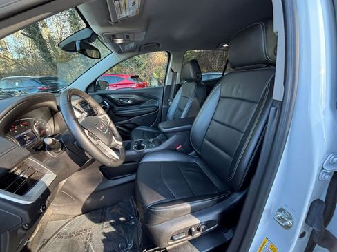 Used 2024 GMC Terrain SLT image 38
