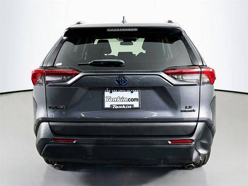 Certified 2020 Toyota RAV4 LE image 6