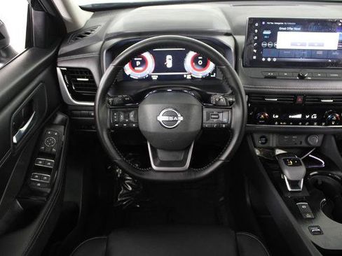 Certified 2026 Nissan Rogue SL FWD image 7