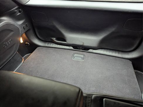 Used 2020 Jeep Cherokee Limited image 15