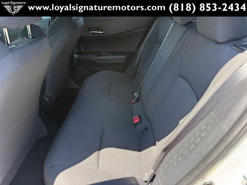 Used 2018 Toyota C-HR XLE FWD image 12
