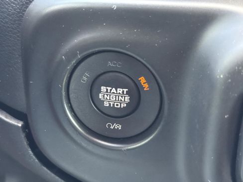 Used 2018 Jeep Wrangler Unlimited Sahara w/ Cold Weather Group image 32