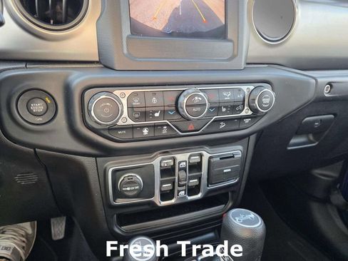 Used 2019 Jeep Wrangler Unlimited Sport S image 16