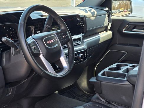 Used 2024 GMC Sierra 1500 SLT image 24