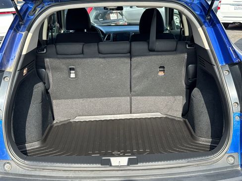 Used 2018 Honda HR-V EX image 9
