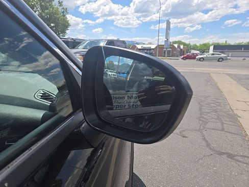 Used 2025 Nissan Rogue SV AWD/4WD image 28