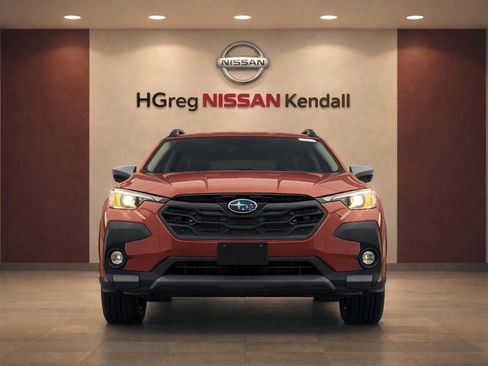 Used 2025 Subaru Crosstrek 2.0i Premium image 5