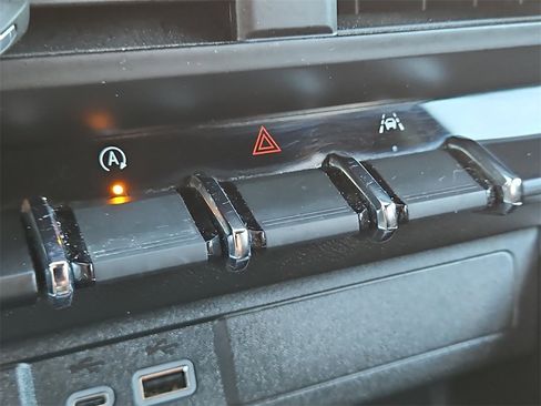 Used 2024 Chevrolet Colorado Trail Boss w/ Technology Package image 21